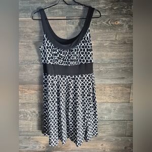 Black and White Sleeveless Dress